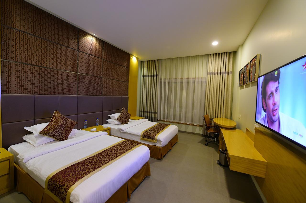 Hotel H - Sandhill Hotels Private Limited Ānand Kültér fotó