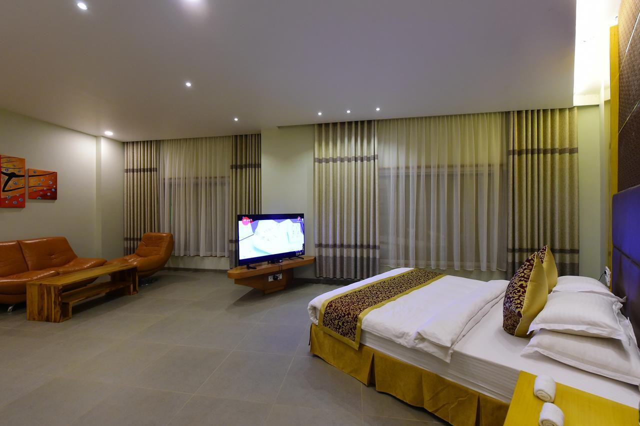 Hotel H - Sandhill Hotels Private Limited Ānand Kültér fotó