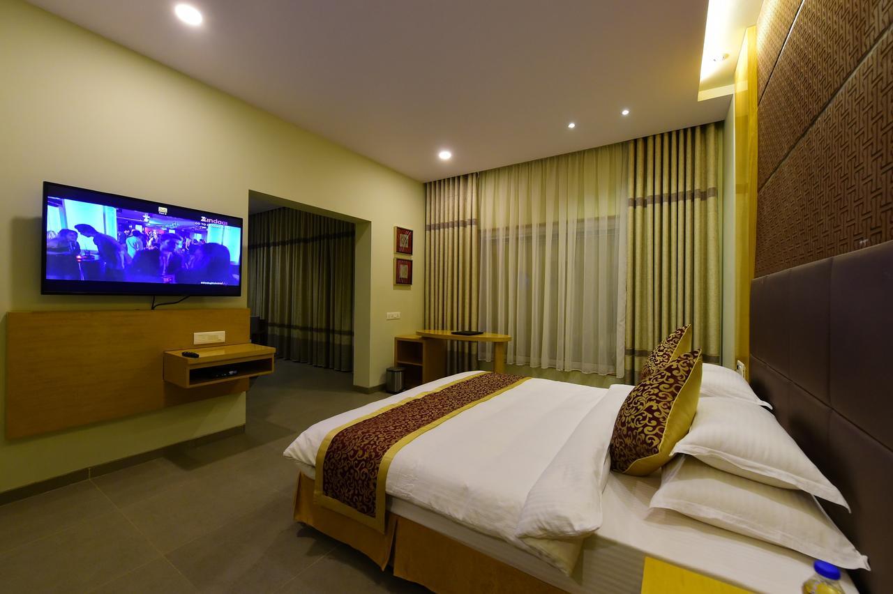 Hotel H - Sandhill Hotels Private Limited Ānand Kültér fotó
