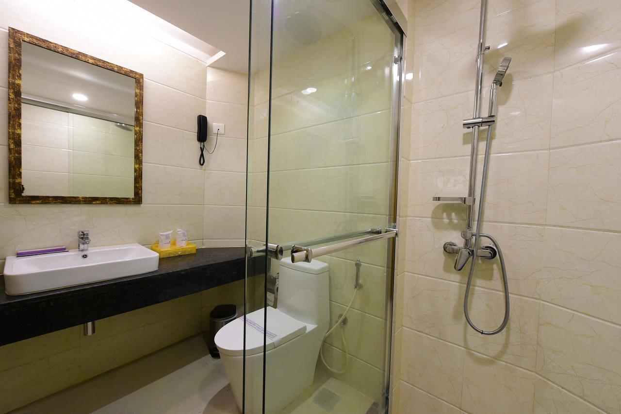 Hotel H - Sandhill Hotels Private Limited Ānand Kültér fotó