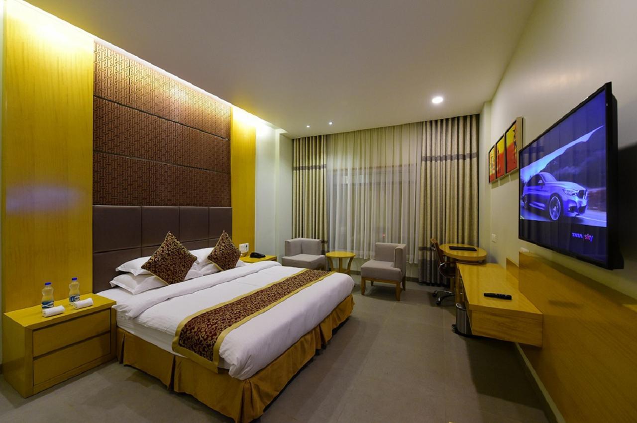Hotel H - Sandhill Hotels Private Limited Ānand Kültér fotó