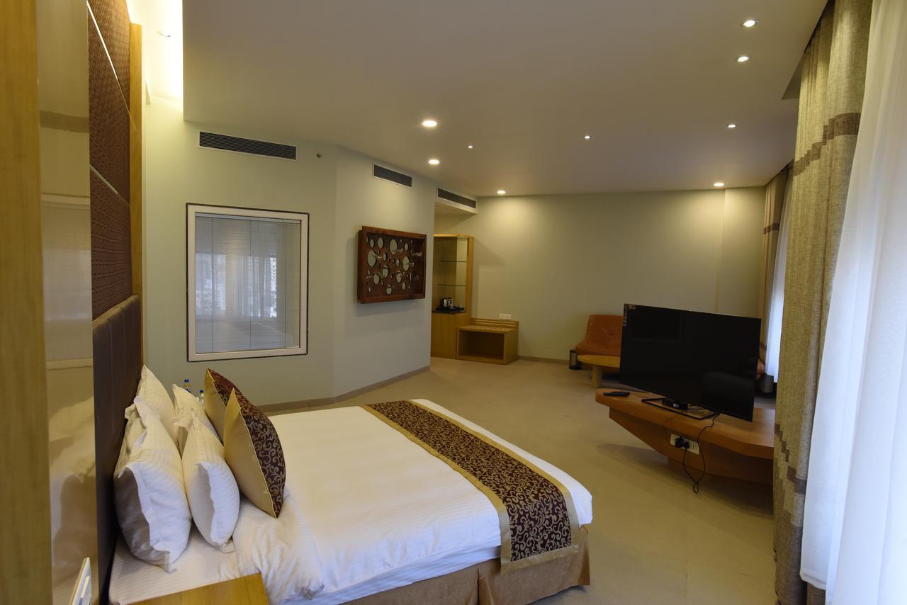 Hotel H - Sandhill Hotels Private Limited Ānand Kültér fotó